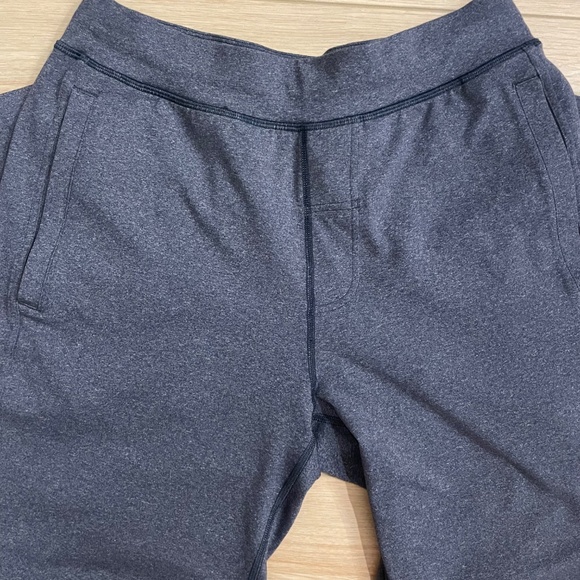 Men’s Lululemon pants 28” - Size M - Picture 4 of 6
